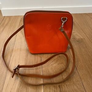VERA PELLE SMALL CROSSBODY BAG